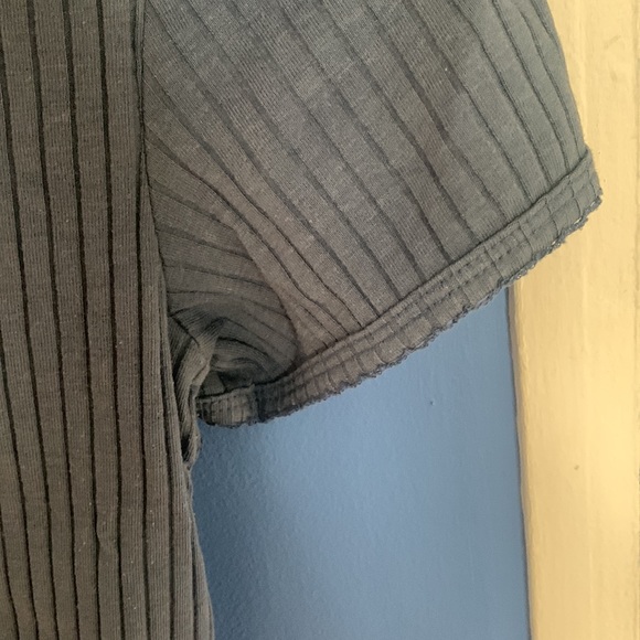 American Eagle TShirt - Picture 4 of 11